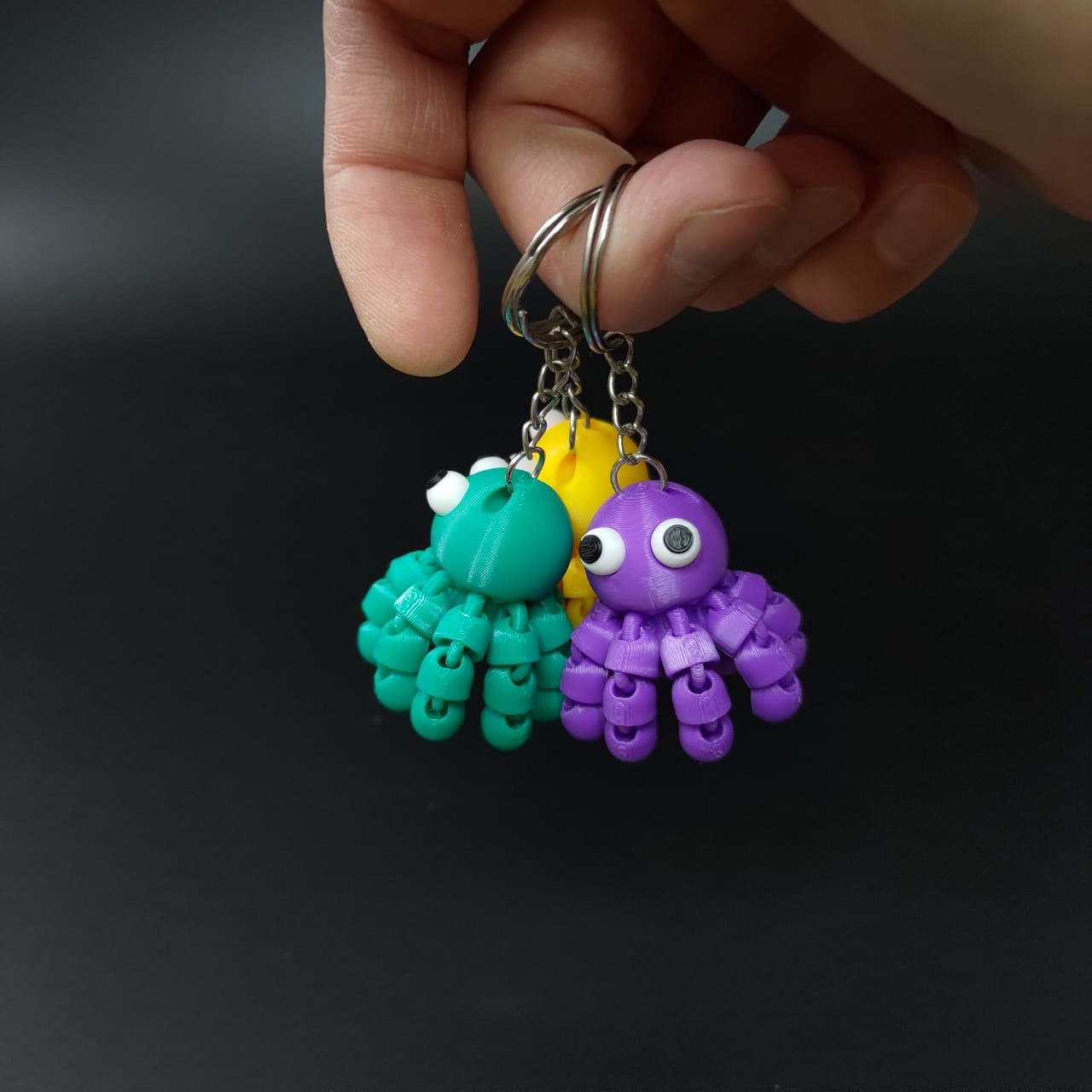 Beoals 3D Printed Octopus Keychain – Cute Flexible Mini Toy for Kids & Gifts (Set of 3 Colors)