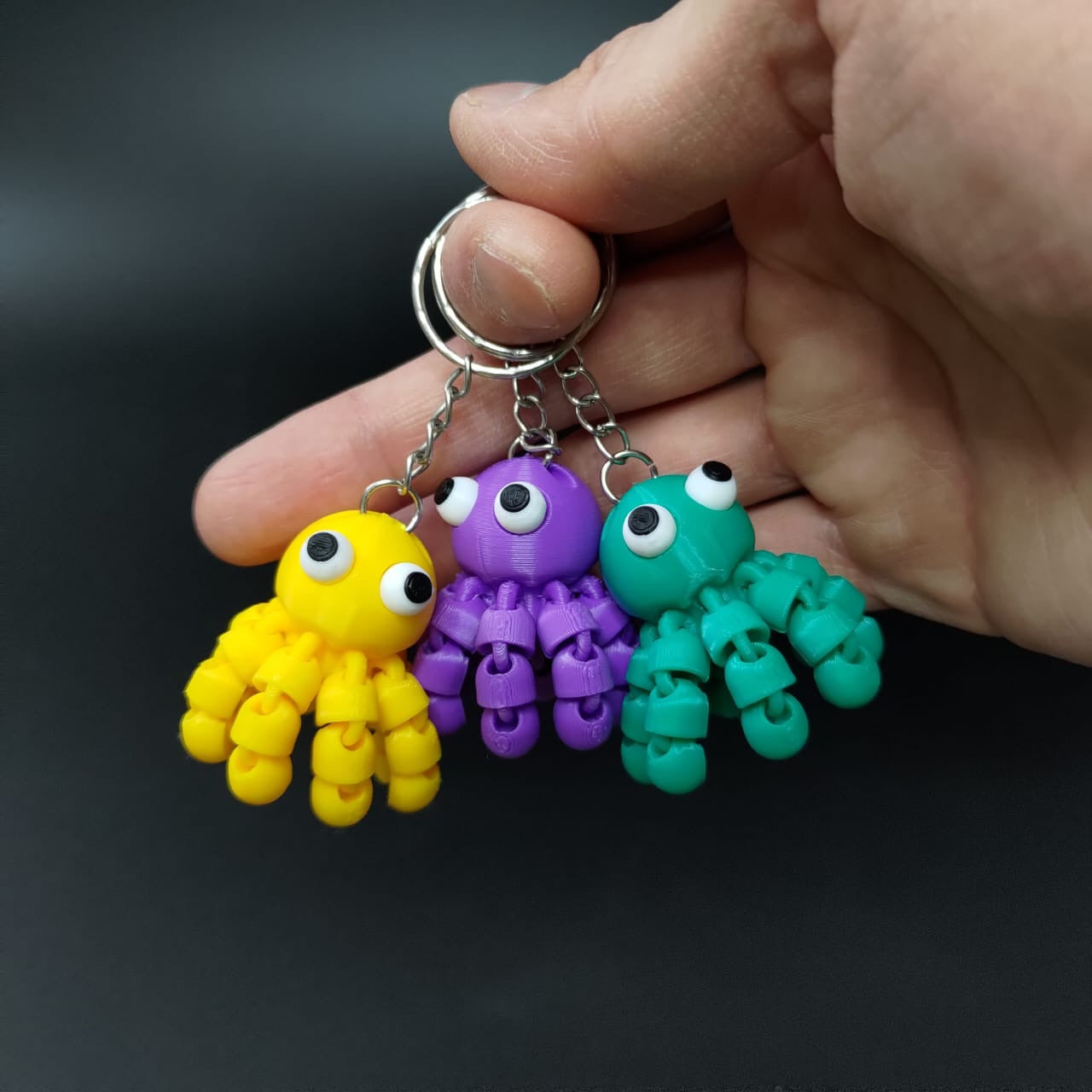 Beoals 3D Printed Octopus Keychain – Cute Flexible Mini Toy for Kids & Gifts (Set of 3 Colors)