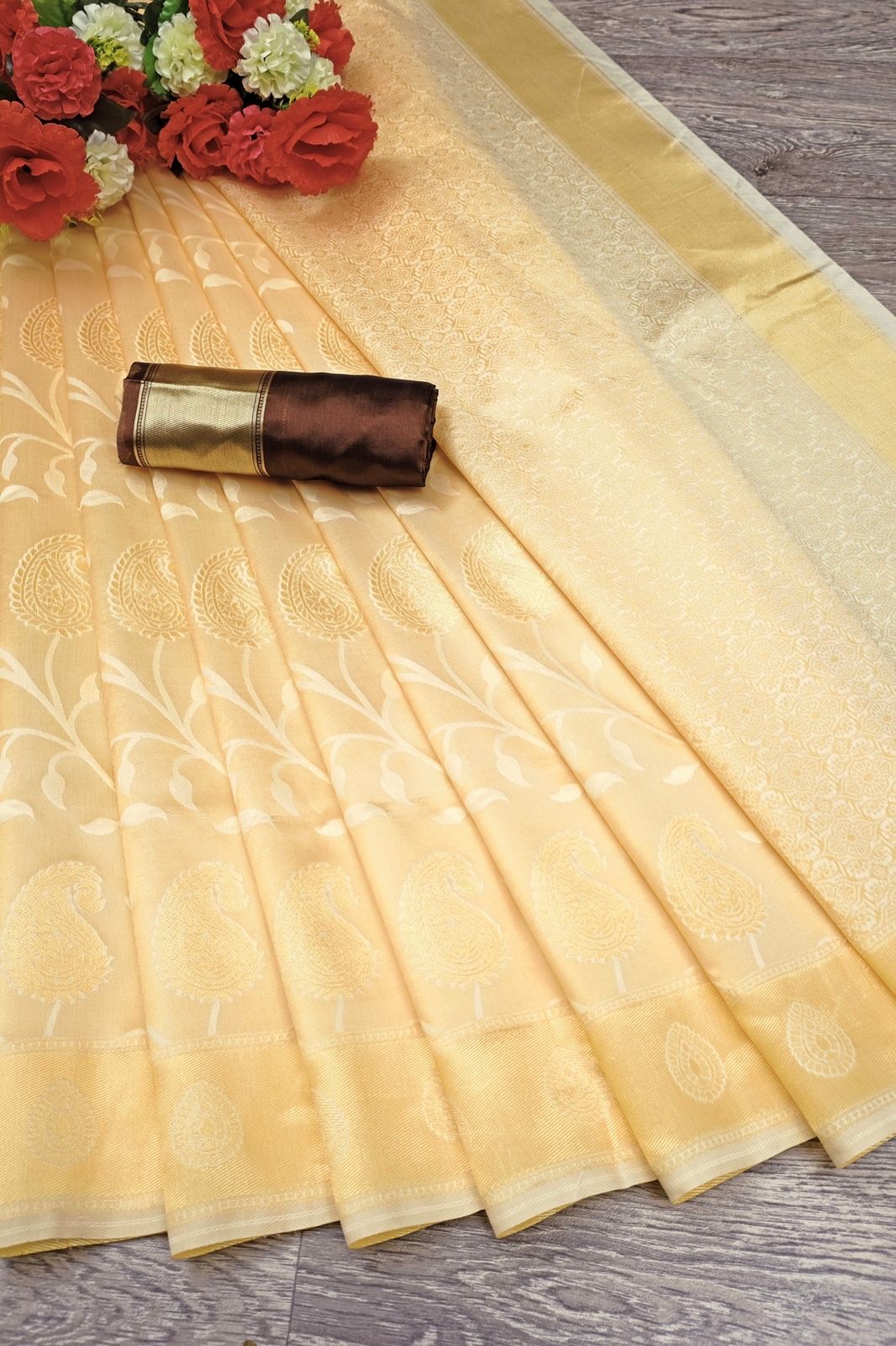 Women's Banarasi Soft Silk Saree With Blouse