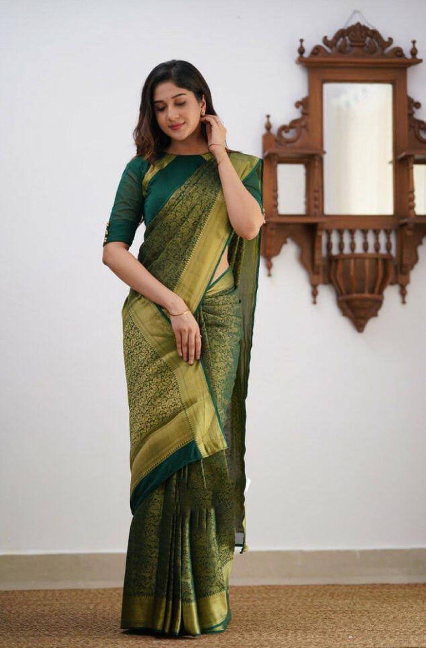 Pure Litchi Jaquard Silk Saree With Blouse Piece