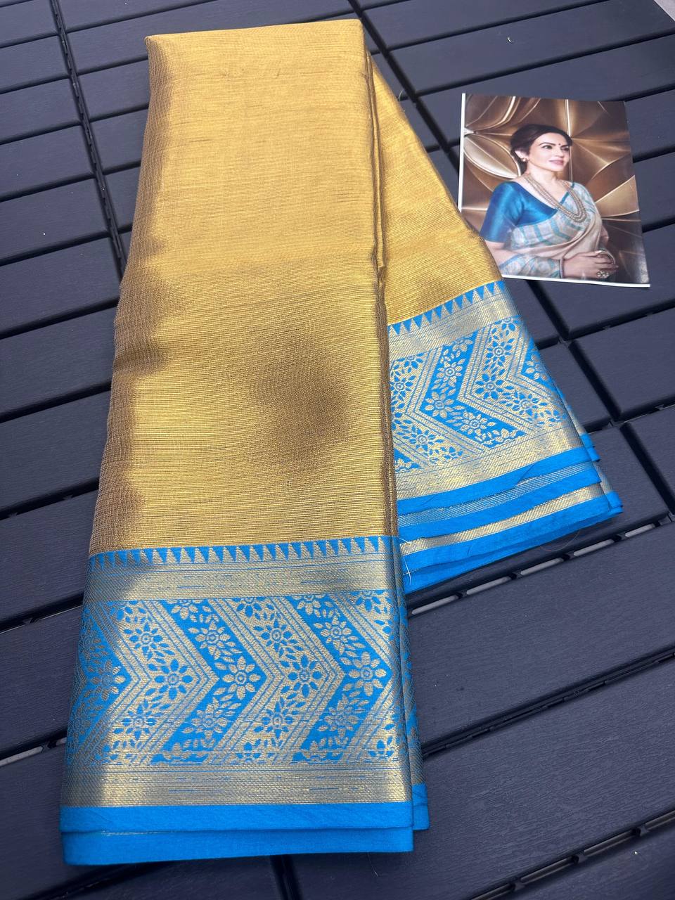 Women's Kanjivaram Soft Silk Handloom Saree Golden Zari With Untiched Blouse Piece