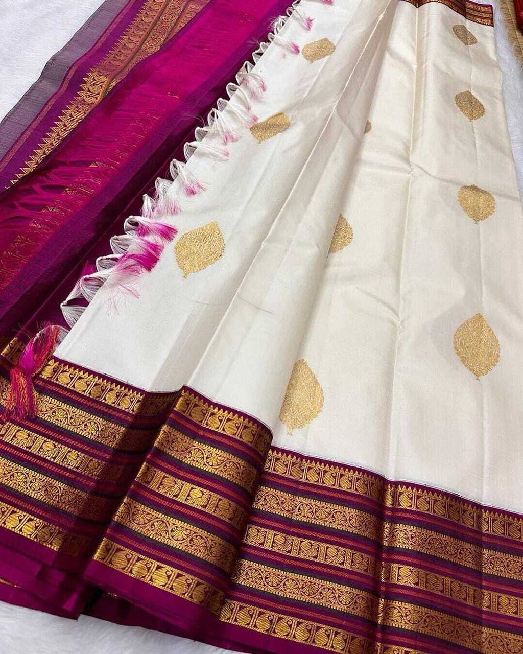 Pure Kanjivaram Silk Saree With Blouse Piece